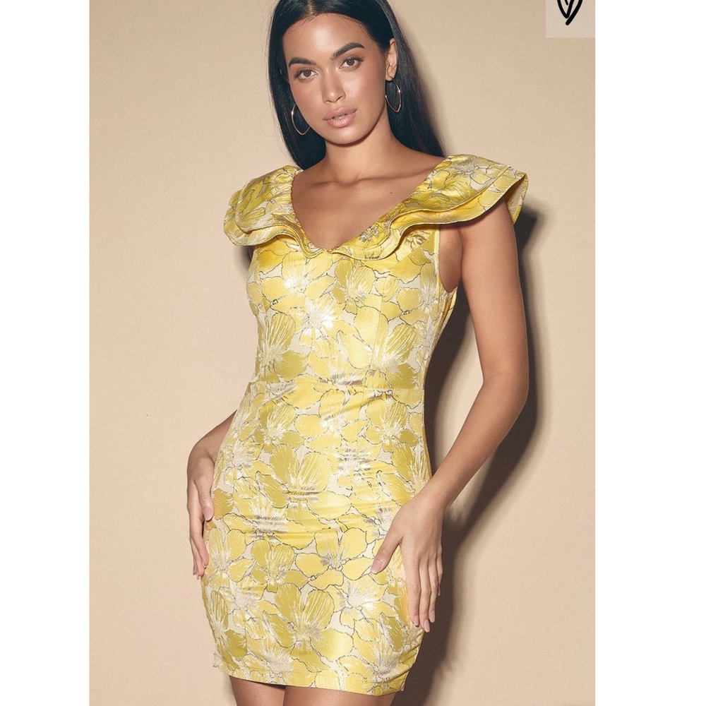 Jacquard floral print ruffled dress